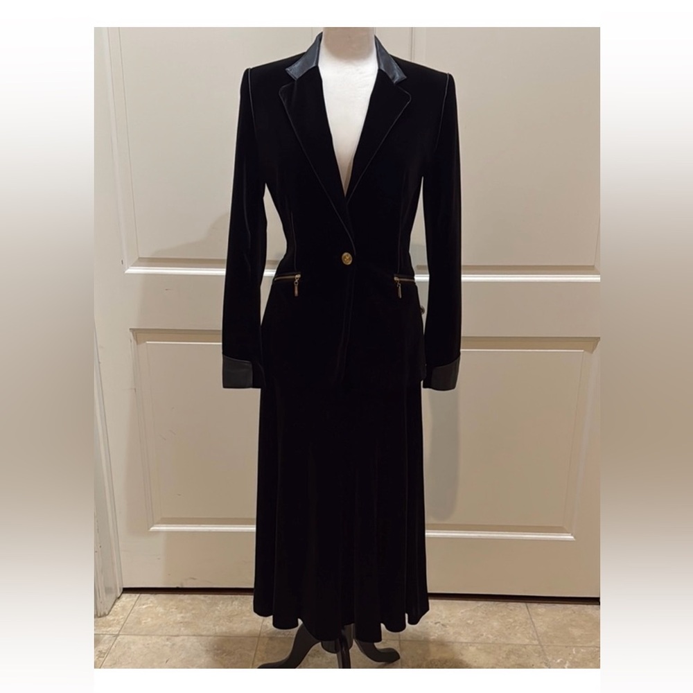 Peter Nygard velvet suit leather trimmed jacket (6) skirt (small) price is firm